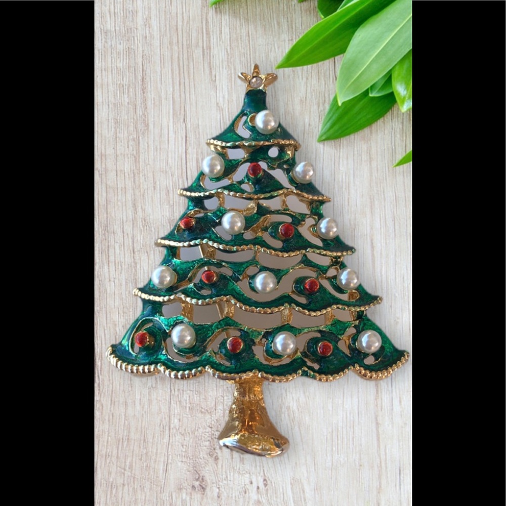 Vintage Christmas Tree Pin Pearl ornament accents
